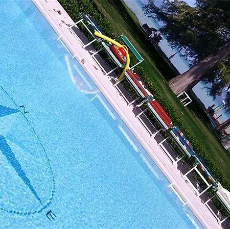 Lugana Parco Al سيرمِيوني