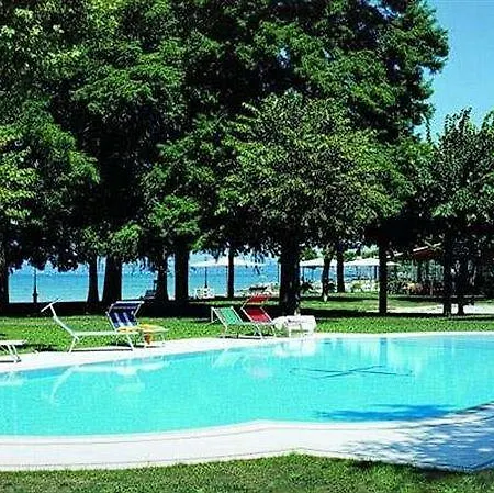 Lugana Parco Al 3* سيرمِيوني